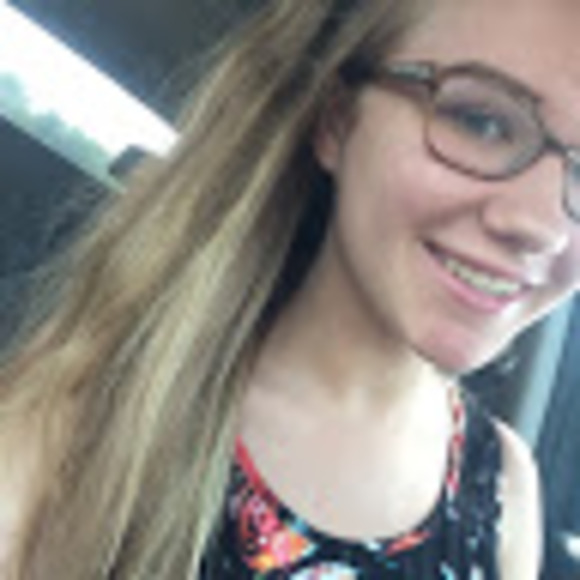 Meet your Posher, Rachel - Picture 1 of 1